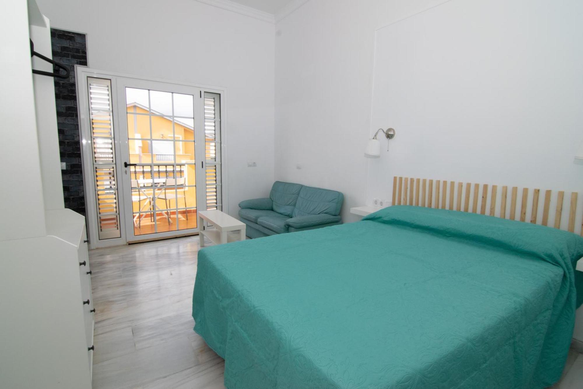 The Safe Point Suites Castillo Кастильо-дель-Ромераль Экстерьер фото